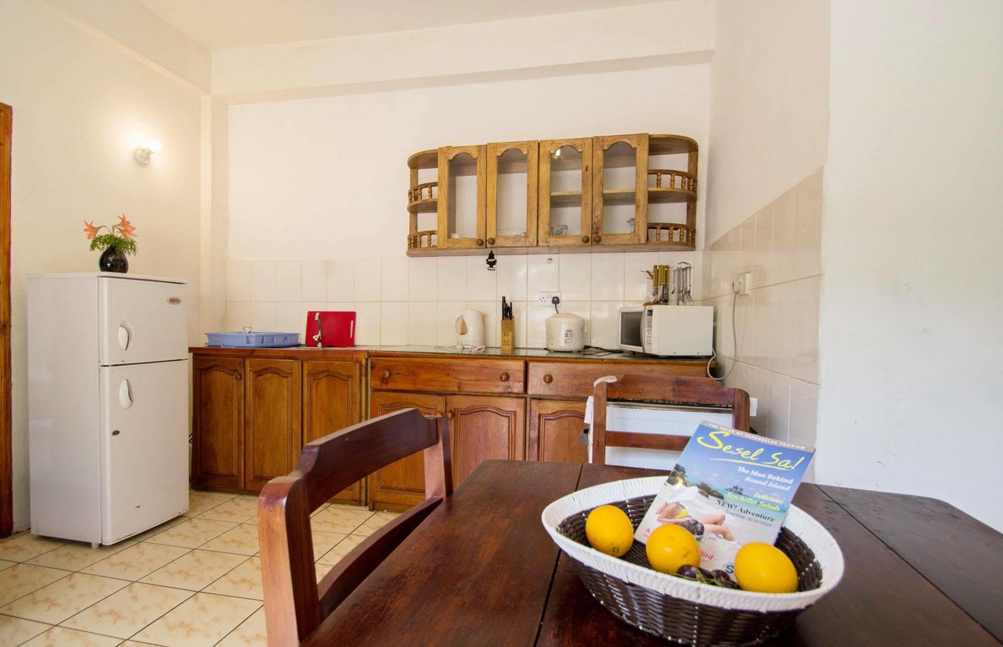 Vicky'S Holiday Apartment Бо Валон Екстериор снимка